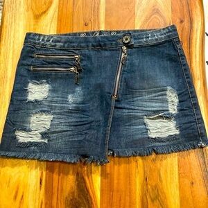 NWOT Women’s Caos Denim Concepts Distressed Dark Blue Jean Skirt Size 38